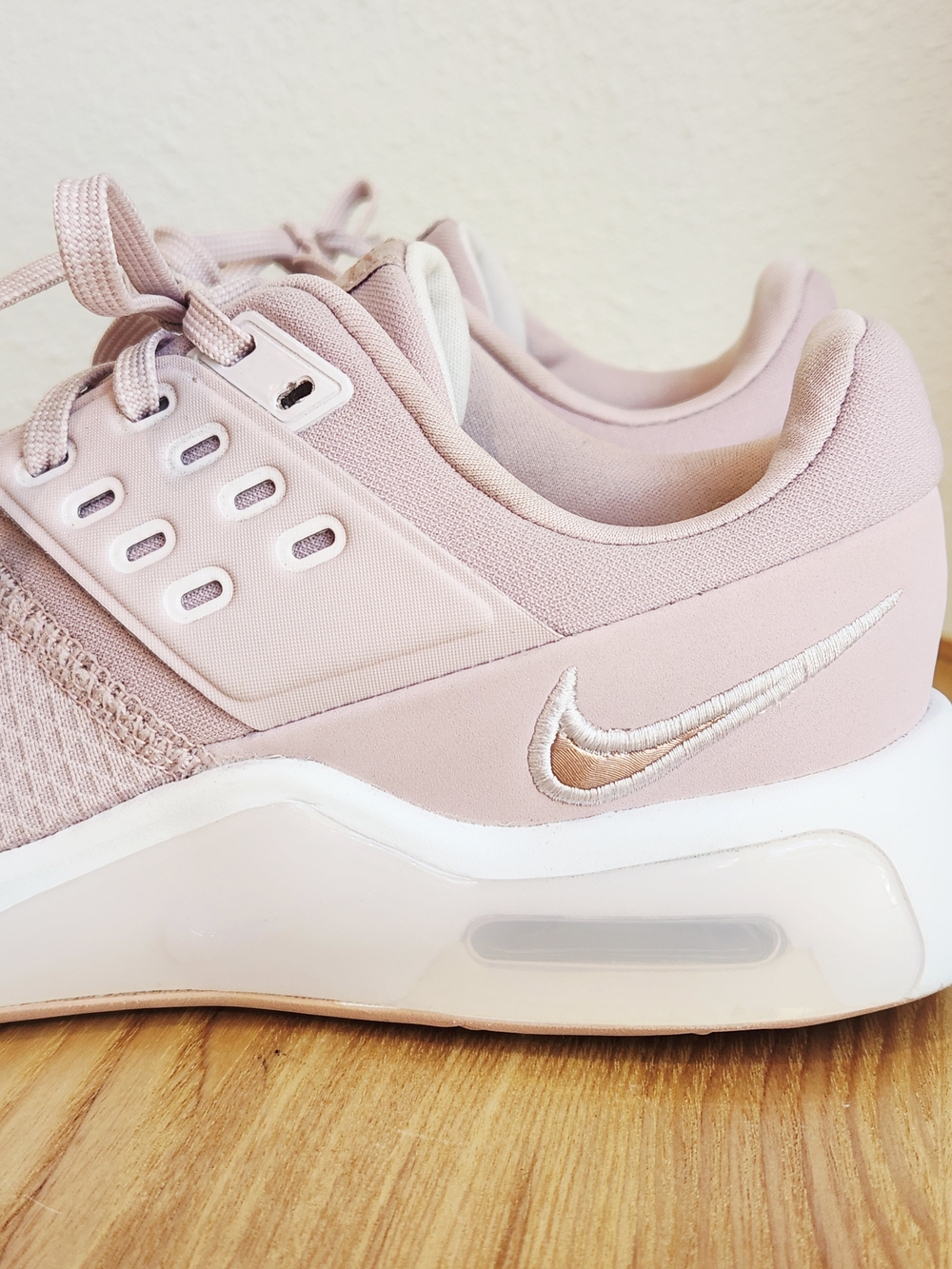 Nike Air Max Bella TR 4 Women's Training Shoe In Champagne Size 6.5 - Picture 4 of 10